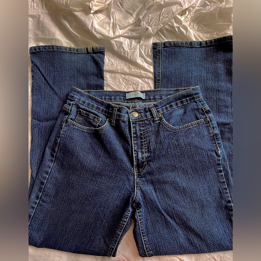 Jaclyn Smith Size 10 Short Jeans